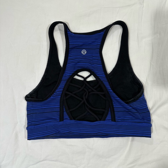 Lululemon size 6 sports bra - Picture 2 of 2